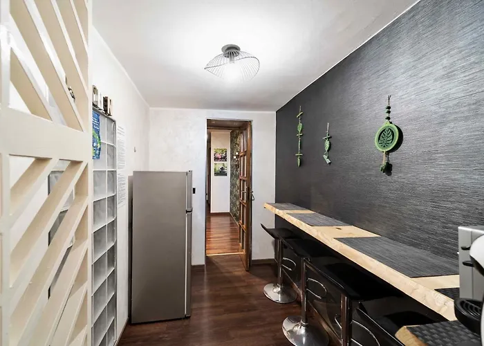 Newhouse Dei Mille * Bari